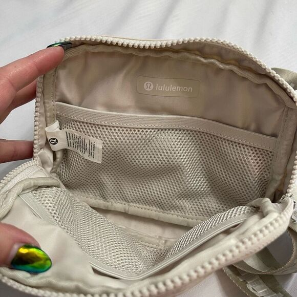 Lululemon Fanny Pack Belt Bag Bum Bag - Picture 6 of 6